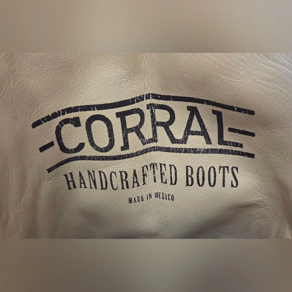 Y2K CORRAL WING & CROSS DISTRESSED WESTERN SEQUIN BOOTS. - Picture 10 of 12